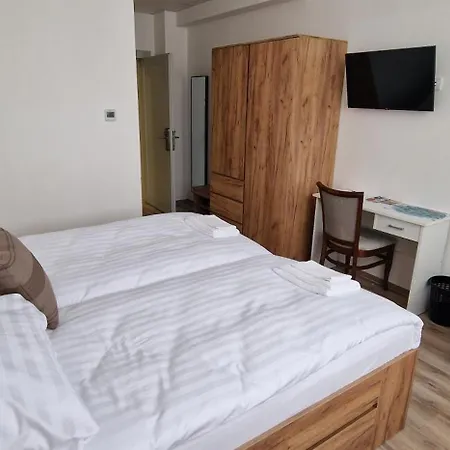 Belkert Etterem Es Panzio Bed & Breakfast *