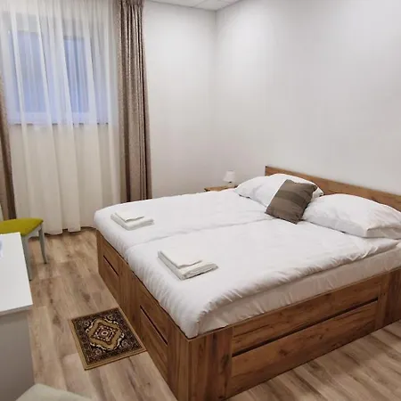 Bed & Breakfast Belkert Etterem Es Panzio Debrecen