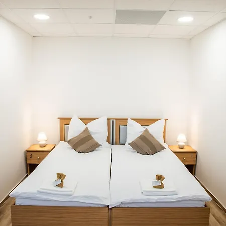 Frühstückspension Belkert Etterem Es Panzio 3*