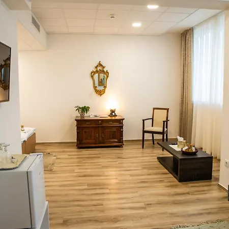 Belkert Etterem Es Panzio Frühstückspension 3*